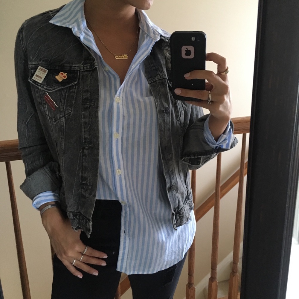 🍀 ON Blue and White Striped Button Down - Picture 2 of 4